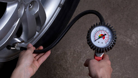 Перевірка тиску в шинах