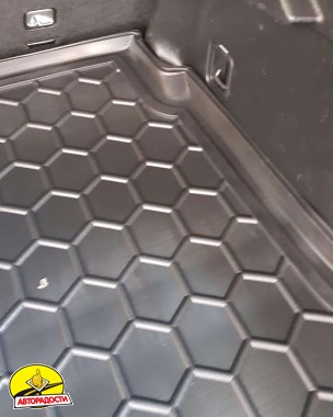 Килимок в багажник для Nissan X-Trail (T32) '14-16 гумо-пластиковий (AVTO-Gumm)