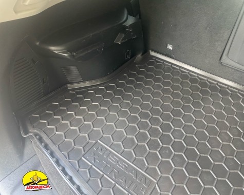 Килимок в багажник для Nissan X-Trail (T32) '14-16 гумо-пластиковий (AVTO-Gumm)