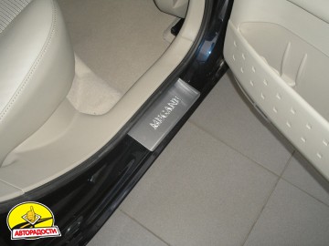 �������� �� ������ ��� Renault Megane '02-08 �������/��������� 5 ��. (Premium)