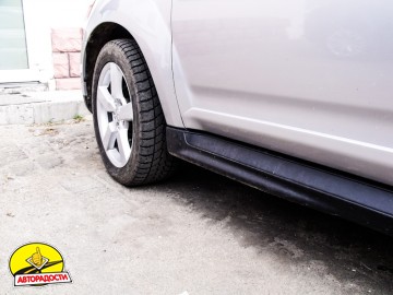 Красные брызговики mitsubishi